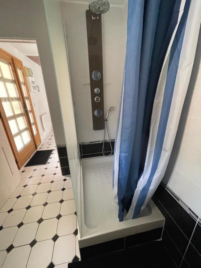 Agreable Appartement Dans Une Maison 圣但尼 外观 照片