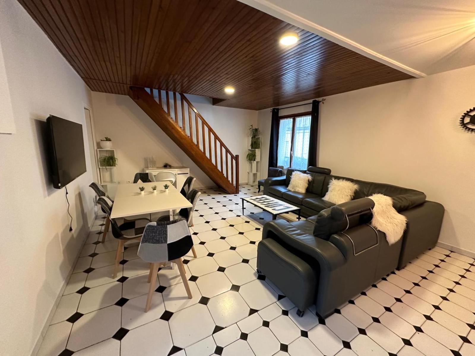 Agreable Appartement Dans Une Maison 圣但尼 外观 照片